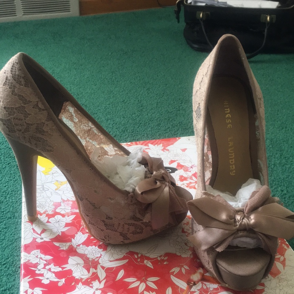 Chinese Laundry Natural Lace Peep Toe Pumps